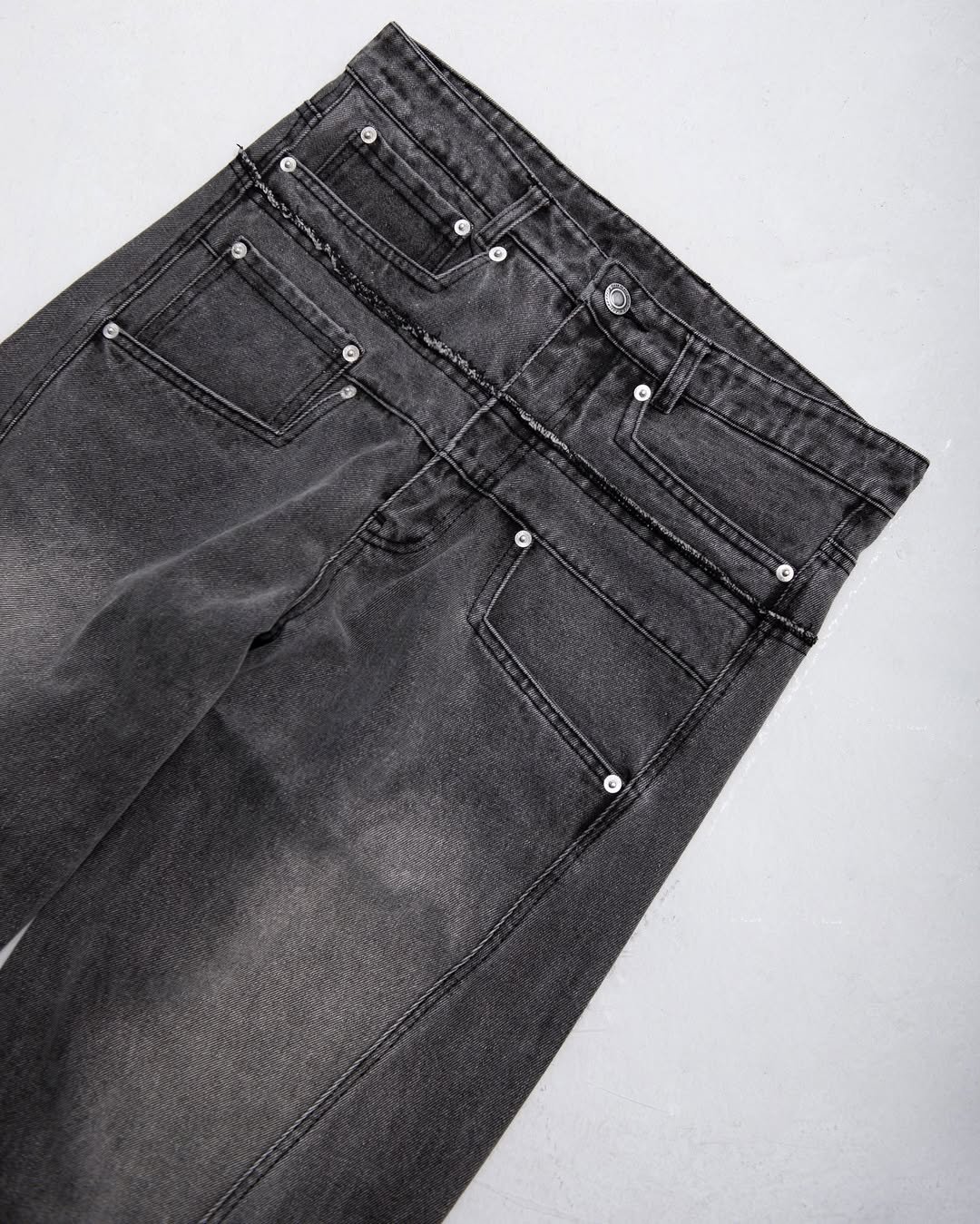 [1729] CUT-UP ENGINEERED JEANS