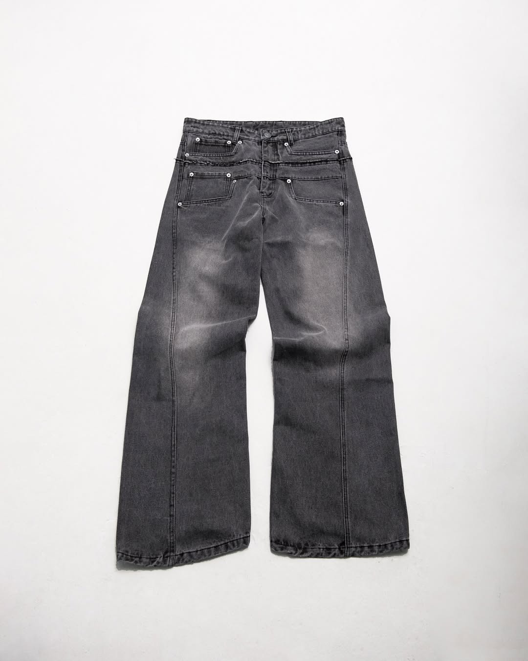 [1729] CUT-UP ENGINEERED JEANS