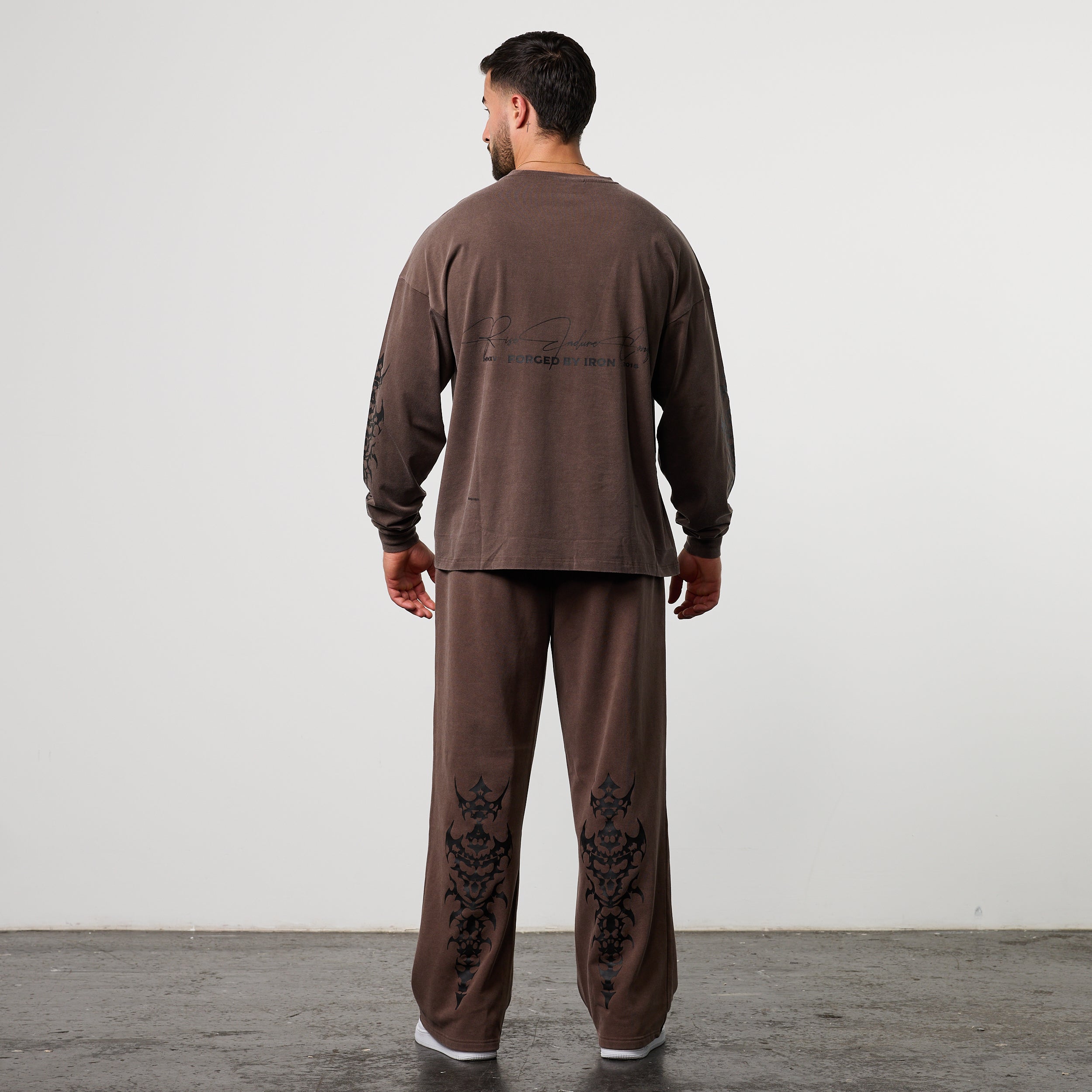 BLACK FORGE WASHED BROWN OVERSIZED LONG SLEEVE T SHIRT